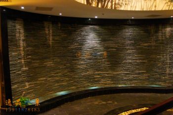 水幕墻景觀有哪幾部分組成？水幕墻內(nèi)部結(jié)構(gòu)